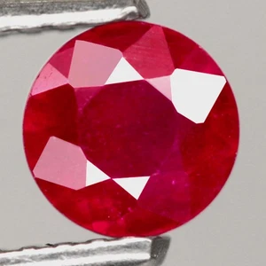 Hermoso color brillante faceta redonda roja rubí piedra preciosa natural de 0,84 quilates Madagascar - Imagen 1 de 7