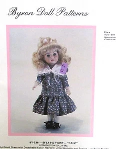 Vintage 80er Byron DOll Pattern Twirp " Daisy" Kleid Haarschleife Unterwäsche 10,5" - Bild 1 von 1