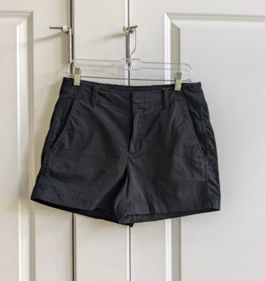Шорты женские GAP 8 черные 4 дюйма по внутреннему шву саржа китайские короткие средняя посадка плоские спереди - Изображение 1 из 4