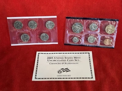 2005 Uncirculated Coin Set U.S Mint Philadelphia Original Packaging - Image 1 of 4