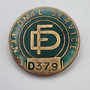 WW2 WWII National Service Enamel Badge Number D379 Green 3cm Home Front - Picture 1 of 7