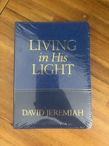 Living in His Light David Jeremiah Sealed! NEW Blue Softcover Daily Devotional - Picture 1 of 1