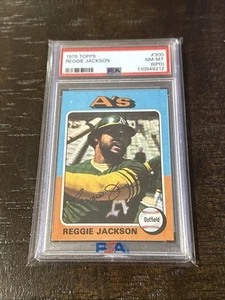 1975 TOPPS #300 REGGIE JACKSON OAKLAND ATHLETICS HOF PSA 8 (PD) - Photo 1/2