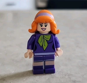 LEGO Daphne Blake Minifigur scd004 75904 75903 Scooby-Doo CMF Lot selten nicht mehr im Handel erhältlich - Bild 1 von 5