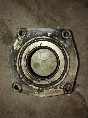 omc stringer upper bearing carrier/retainer 313184 - Image 1 of 3