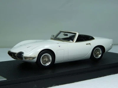 Toyota 2000GT Roadster Pegasus White 1965 Look Smart Japan - Image 1 of 4