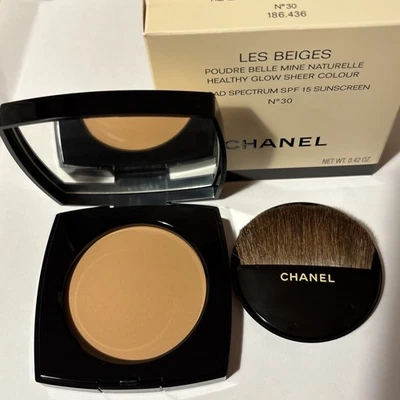 CHANEL Les Beiges Healthy Glow Sheer Powder SPF 15 # 30 - Image 1 of 4