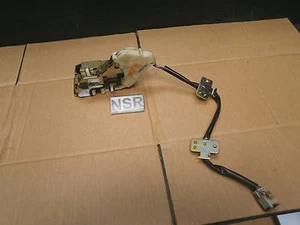 ACTUADOR MOTOR CIERRE CENTRALIZADO TRASERO LADO PASAJERO HONDA CRV 2002-2006 LADO CERCANO - Imagen 1 de 4