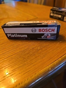 6702 Bosch Platinum Spark Plug Quantity Of 1 6702 Platinum Spark Plug - Picture 1 of 2