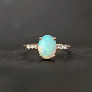 Natürlicher äthiopischer Opal & Diamantring, 14k Gold, stapelbarer Ring, Verlobungsring - Bild 1 von 6