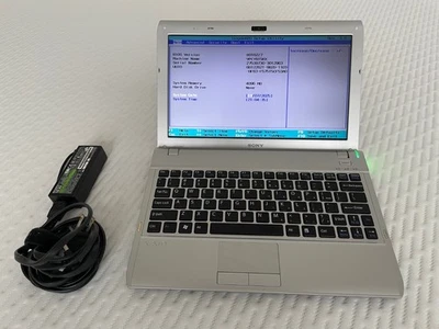 Sony Vaio VPCYB14KX AMD E-350 4 GB 11,6 HD Foto 1 de 4
