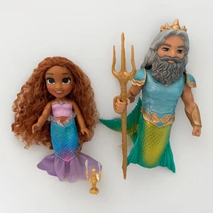 Disney Live Action Kleine Meerjungfrau König Triton und Arielle Puppen 6 Zoll mit Zugang. - Bild 1 von 3