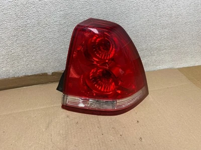 Lanterna traseira lateral direita do passageiro Chevrolet Malibu Hatchback 2004 2007 fabricante de equipamento original U6631 - Imagem 1 de 4