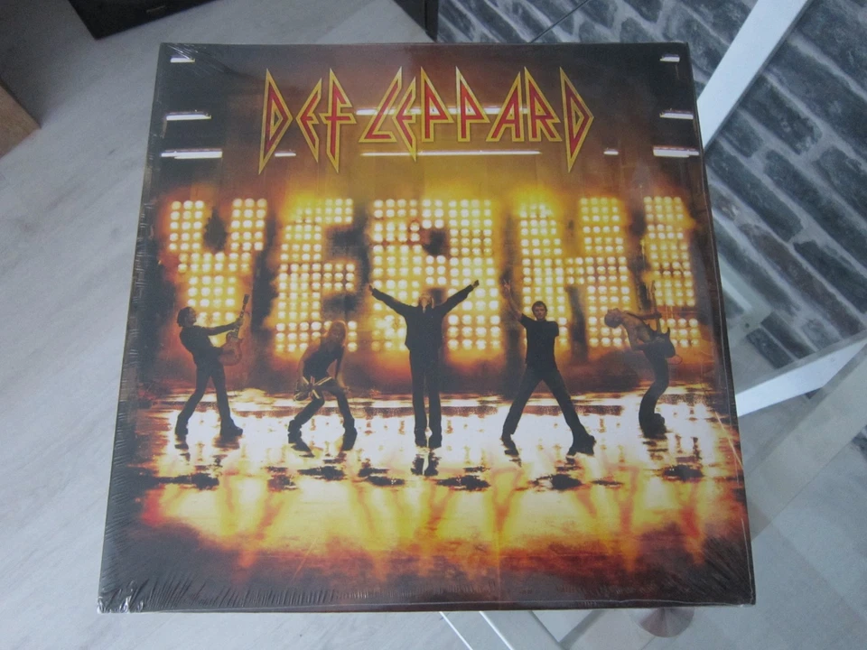 Double Vinyles 33T LP Def Leppard - yeah!. 2021. - Photo 1/2