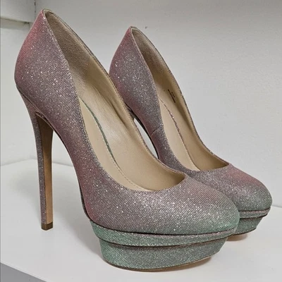 Tacones iridiscentes de plataforma brillante Foto 1 de 3