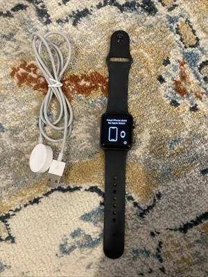 Apple Watch Series 3 38mm Aluminiumgehäuse-Space Grey  - Bild 1 von 4