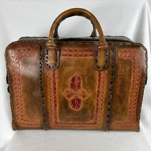 HUGE VTG 50s 60s Hand Tooled Colored Leather Travel Bag 20 x 14 x 6 inches - Picture 1 of 15
