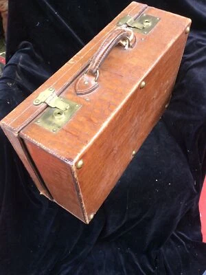 Ancienne Valise En Cuir Monogrammée - Photo 1/4