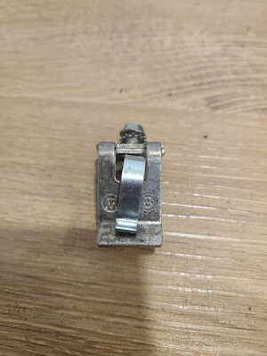 Clip de enchufe medidor de repuesto obsoleto Challenger Westinghouse Thomas & Betts Foto 1 de 3