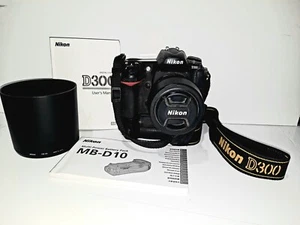 NIKON D300, MBD10 Multipower battery pack, HB24 & HB45 hoods & AF-S 18-55mm lens - Picture 1 of 5