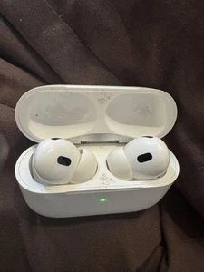 Apple Airpods September 2022 model AirPods Pro 2nd Generation Lightning  - Picture 1 of 4
