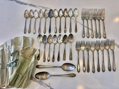 1847 Rogers Bros Silver Plate 34 Piece Silverware Set - Image 1 of 4