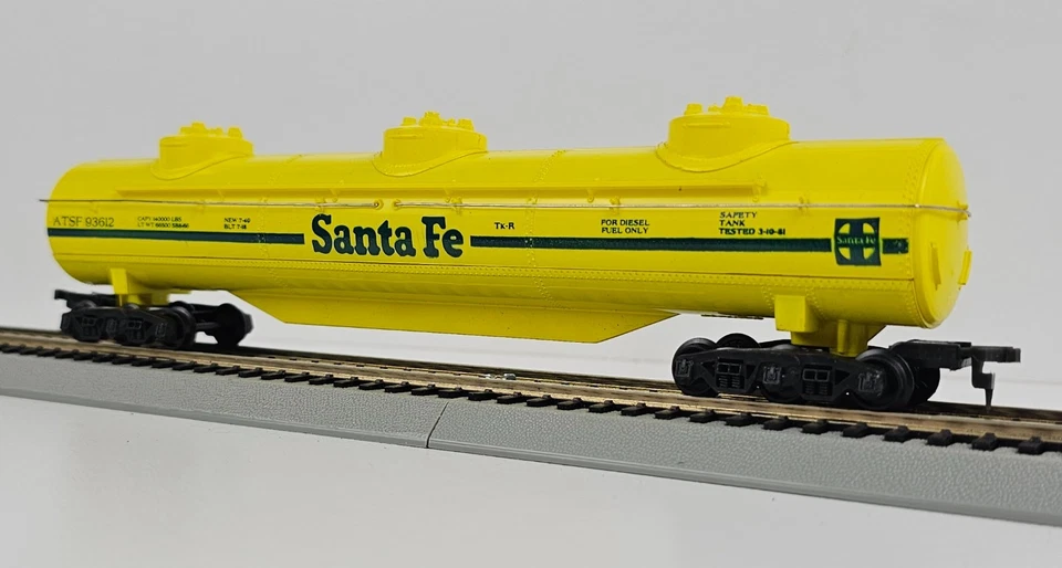 Rare HO Playart/Life-Like 8893 Santa Fe 3 Dome Tank Car NOS New - Image 1 of 4