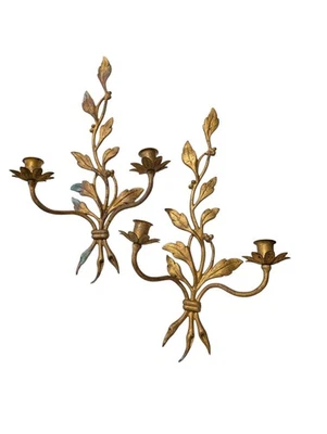 Par de apliques de pared franceses rococó antiguos de bronce dorado hoja de acanto del siglo XIX  Foto 1 de 4