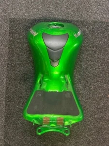 GENUINE KAWASAKI ZZR1400 FUEL TANK *SLIGHT DAMAGE* - Picture 1 of 5