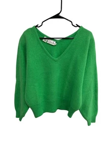 Rafaella Cropped V-Neck Sweater Green Sz Medium Pullover Angora Lambswool Cozy - Picture 1 of 9