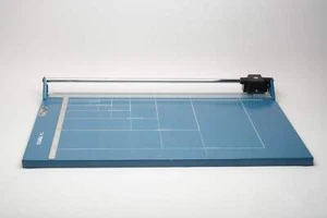 Dahle Roll+Schnitt Premium Rotary Trimmer 27"(67cm) Cut Length, Blue - Picture 1 of 7