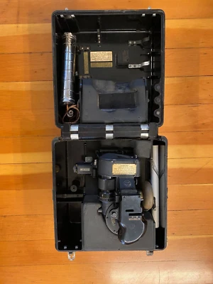 Bubble Sextant  Aircraft AN-5851-1 Bendix 3014-1-B w case, incl averaging device - Image 1 of 4
