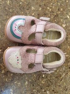 Baby Girls First Shoes - Picture 1 of 4