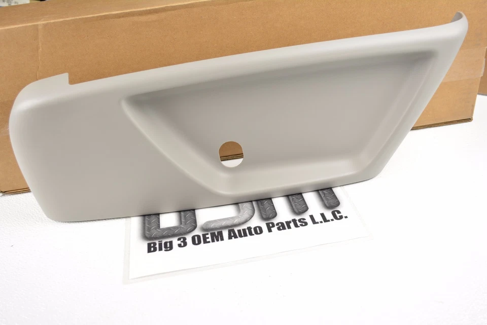 2005-2009 Chevrolet Trailblazer GMC Envoy Passenger Gray Seat side Cover Shield - Image 1 of 1