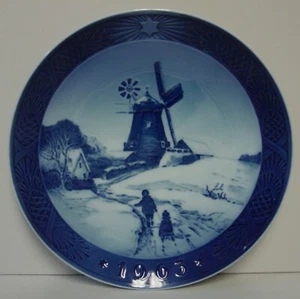 Royal Copenhagen ANNUAL CHRISTMAS 1963 Plate HOJSAGER MILL - Picture 1 of 3