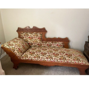 Beautiful Antique Victorian Eastlake Fainting Couch