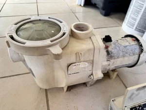 Pentair pool pump 3 hp for parts. It can also be repaired. - Picture 1 of 9