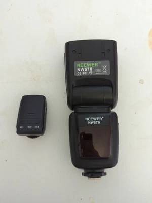 Neewer TT570 Flash Speedlite for DSLR Cameras with Standard Hot Shoe - Image 1 of 4