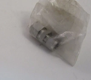 DK-LOCK DUR-8-6-S Reducing Union 316 Stainless Steel (1/2" Tube x 3/8" Tube) - Picture 1 of 4