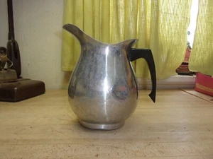 vintage aluminum water pitcher w/bakelite handle farm house FREE SHIPPING - Picture 1 of 13