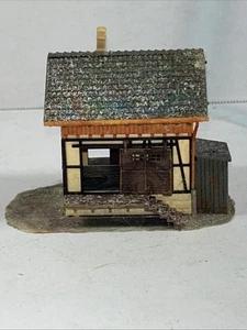 N Scale Small Goods Building  - Picture 1 of 5