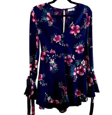 Lush brand pink and black floral romper long sleeves slightly used women XS SM Foto 1 de 4