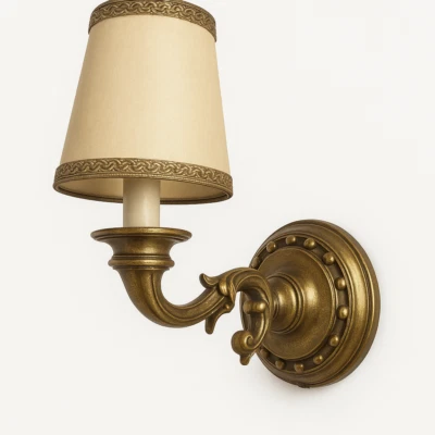 Applique vintage barocca in bronzo dorato con paralume – anni '50 da collezione - Immagine 1 di 3