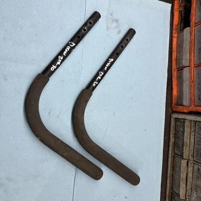 Manijas de dirección de accionamiento hidrostático Dixon Riding Lawn Mower Speed ZTR 30 buenas. Foto 1 de 3