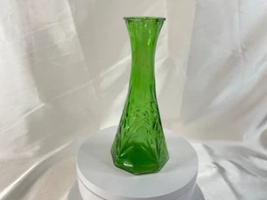 Vintage Hoosier Emerald Green Glass Bud Vase 6 Inch~4063-B Starburst Pattern - Picture 1 of 5