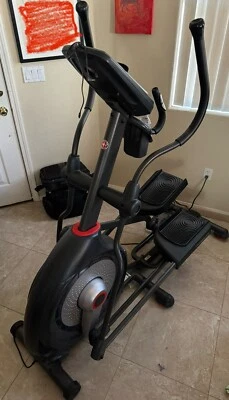 Máquina elíptica Schwinn 470 - negra Foto 1 de 3
