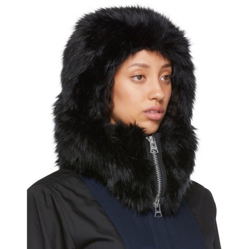 Cappuccio in pelliccia sintetica Sacai nero nuovo senza etichette al dettaglio $450