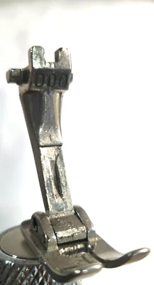 Máquina de coser Bernina de colección estilo antiguo prensatelas pie #000 ZIG ZAG 2 TAB Foto 1 de 4