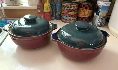 Par 8x5" Denby Harlequin Rojo Azul en 2 Cazuelas y 2 Tapas Verdes ¡BONITO! Foto 1 de 4