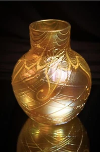 ORIENT & FLUME VASE Art Glass Pulled Feather Iridescent Threaded Vase 5.5“H - Picture 1 of 4